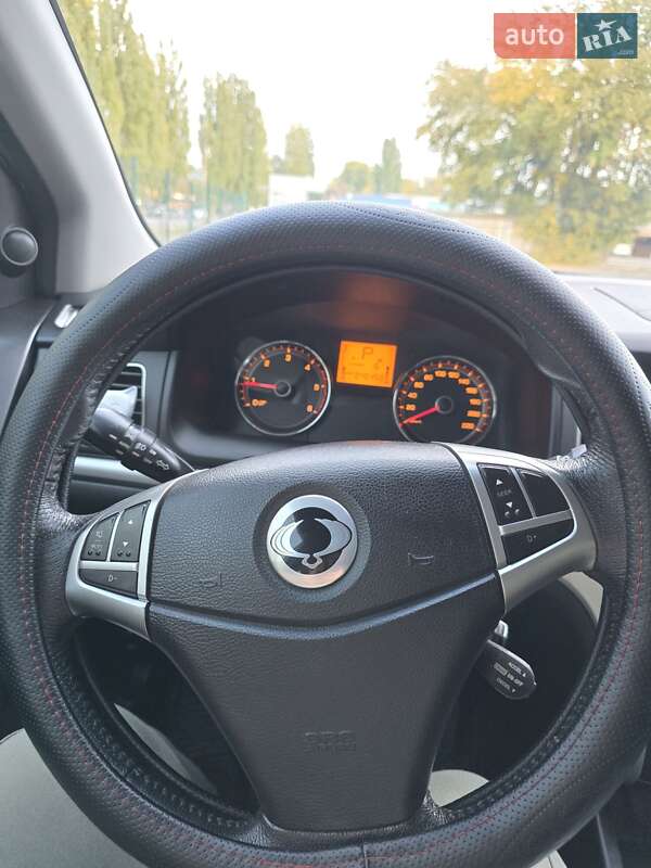 Позашляховик / Кросовер SsangYong Korando 2012 в Запоріжжі