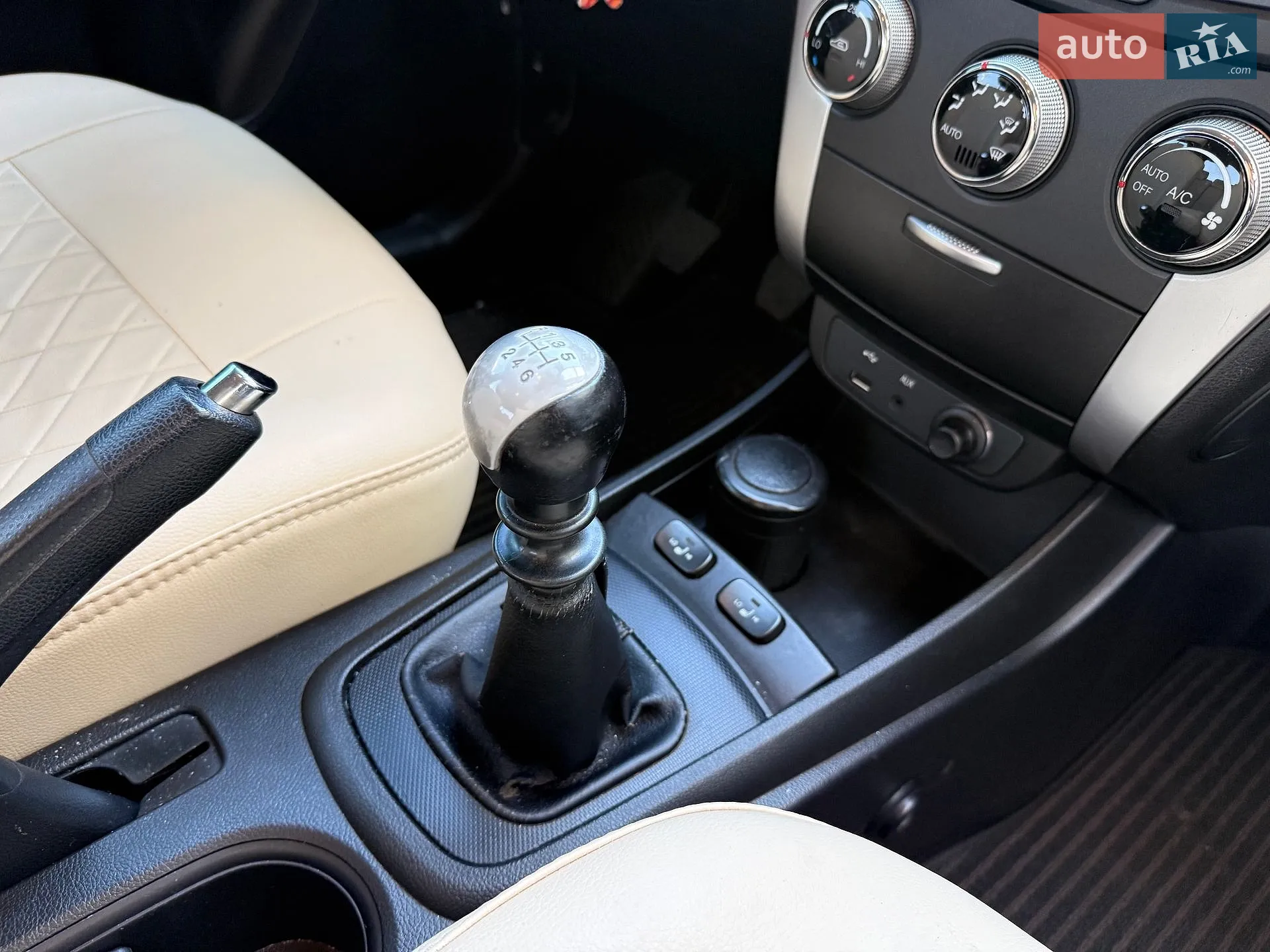 2012 SsangYong Korando - мініатюра 26