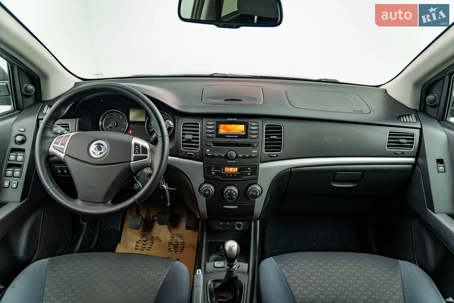 2011 SsangYong Korando - мініатюра 10