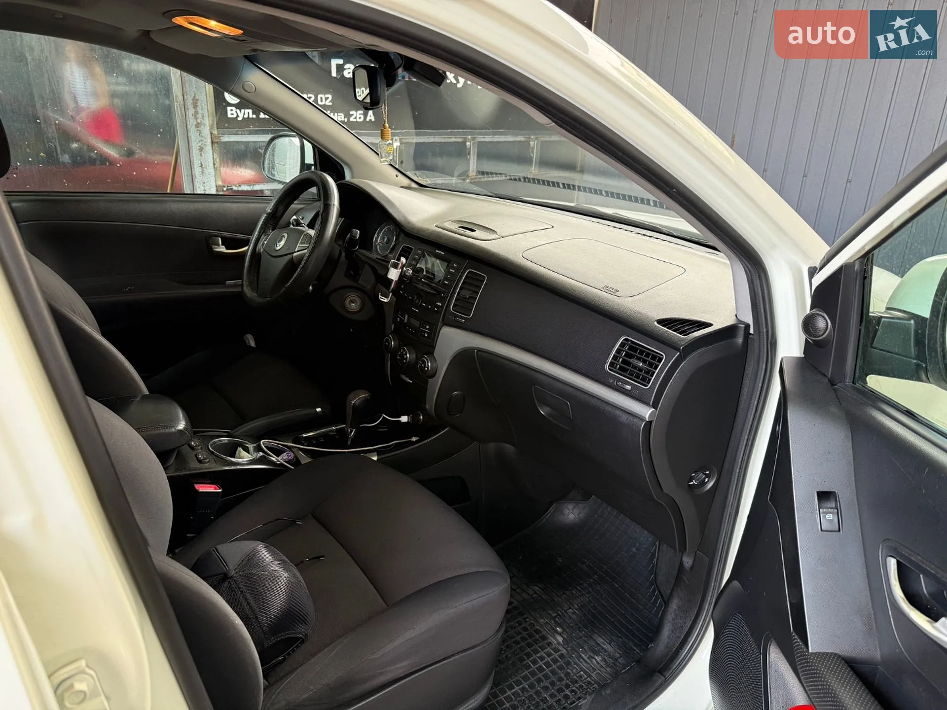 2011 SsangYong Korando - мініатюра 10