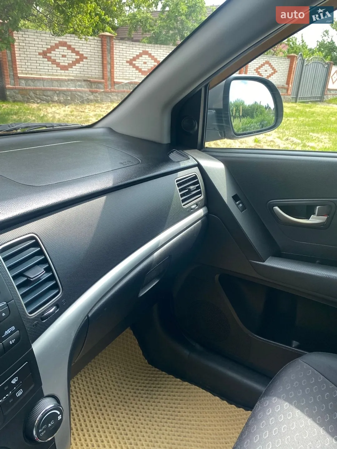 2011 SsangYong Korando - мініатюра 21