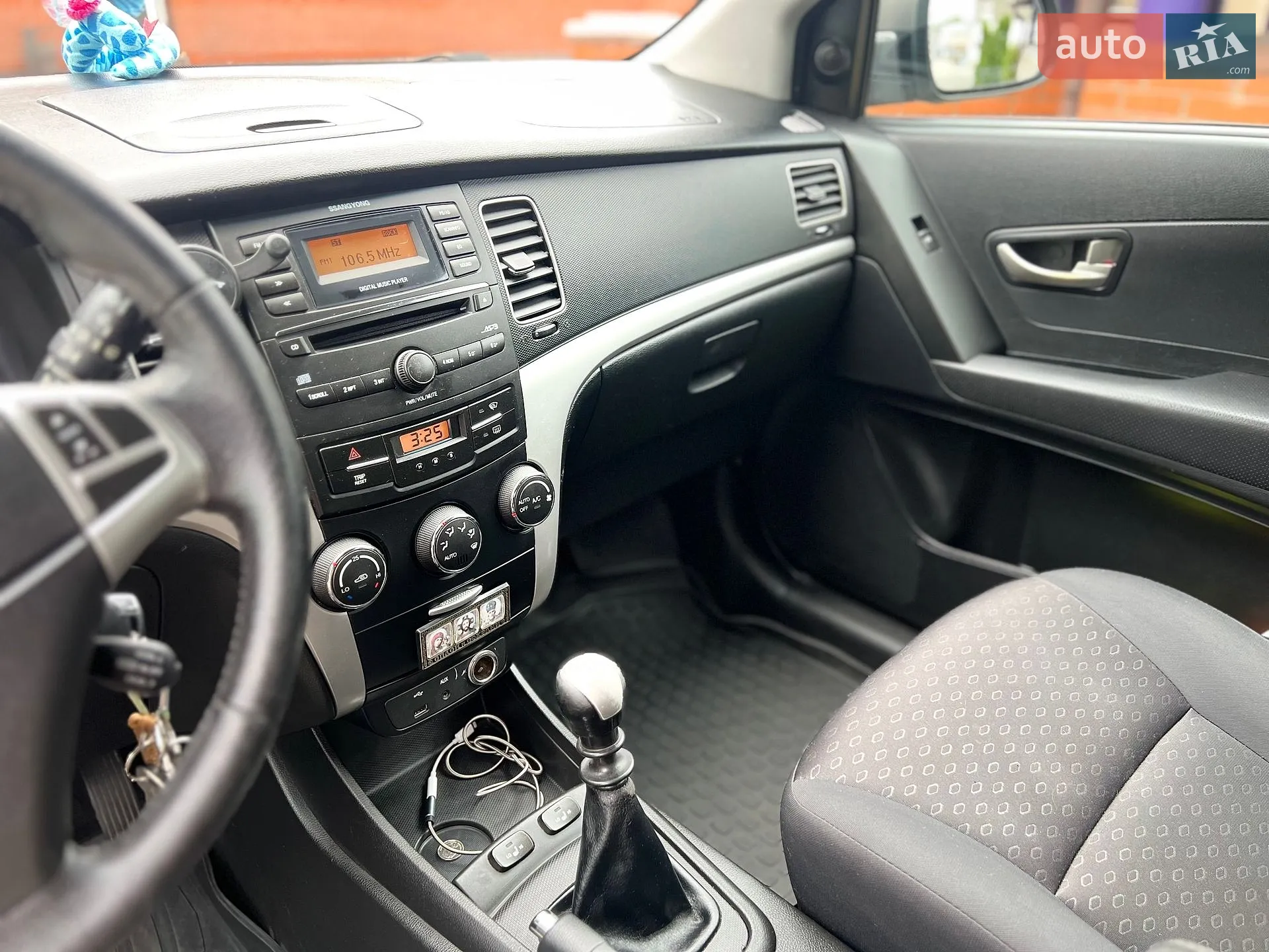 2011 SsangYong Korando - мініатюра 16