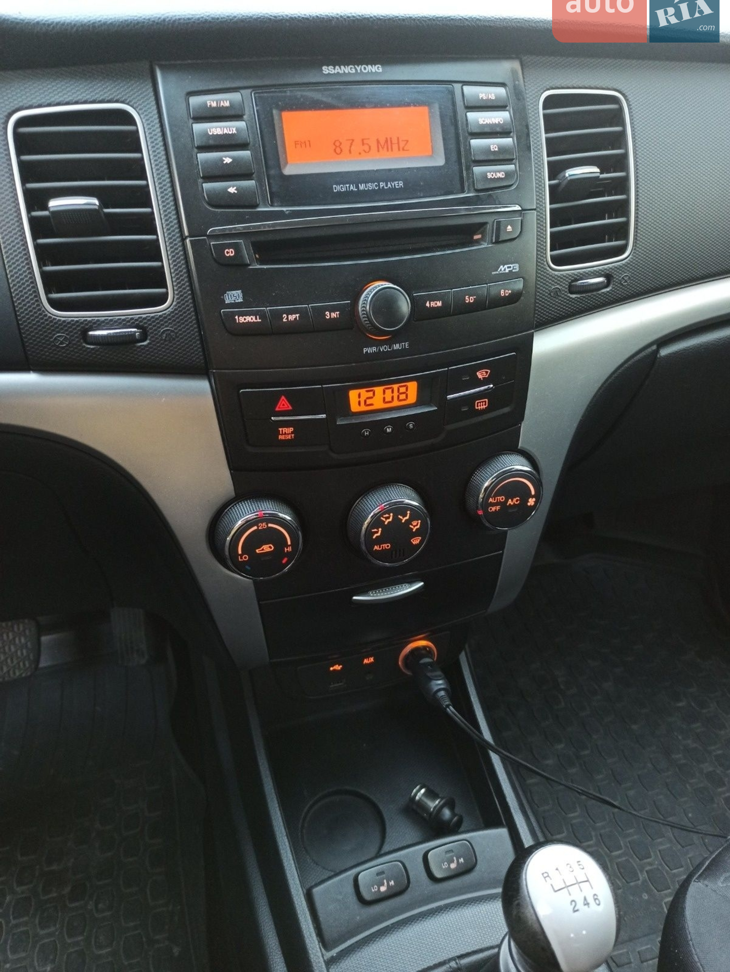 2011 SsangYong Korando - мініатюра 4