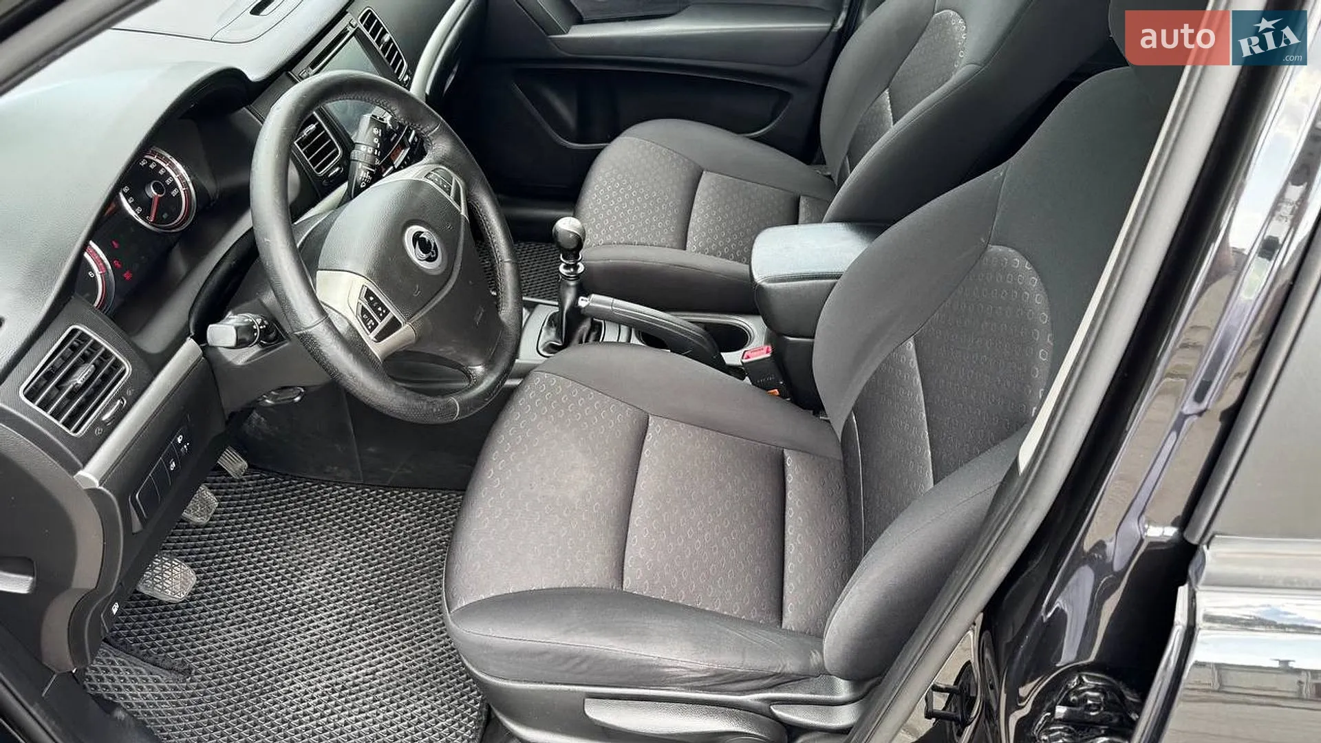 2011 SsangYong Korando - мініатюра 18