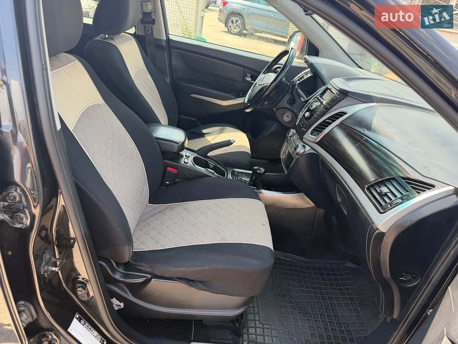 2014 SsangYong Korando - мініатюра 17