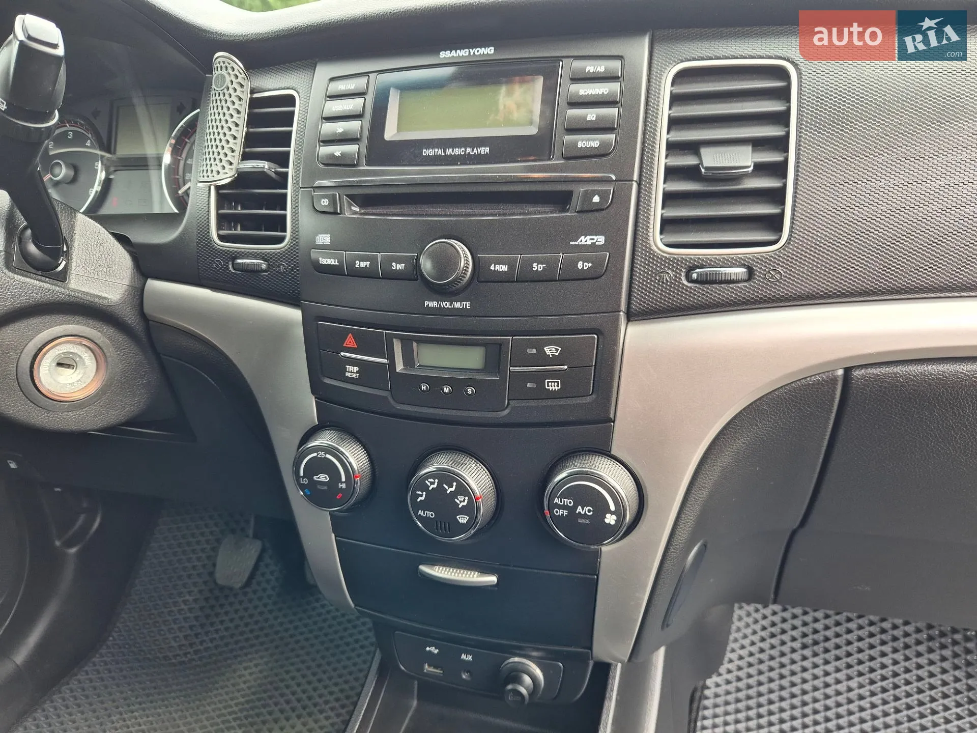 2012 SsangYong Korando - мініатюра 29