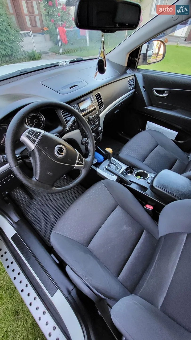 2011 SsangYong Korando - мініатюра 15