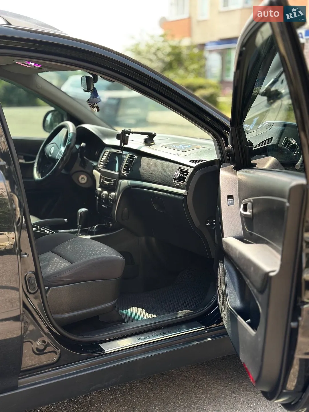 2011 SsangYong Korando - мініатюра 8