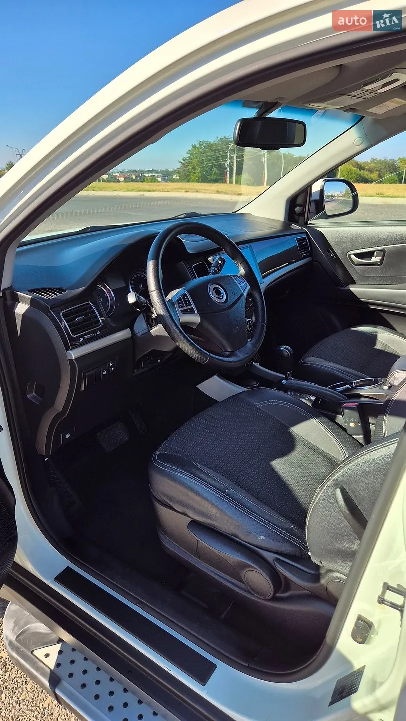 2013 SsangYong Korando - мініатюра 16