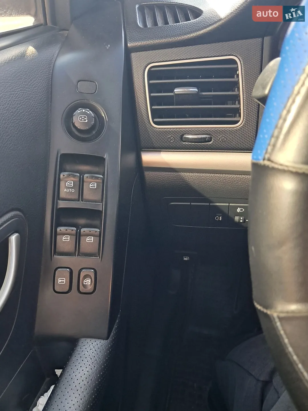 2011 SsangYong Korando - мініатюра 11