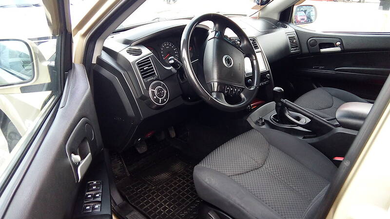 Позашляховик / Кросовер SsangYong Kyron 2009 в Львові