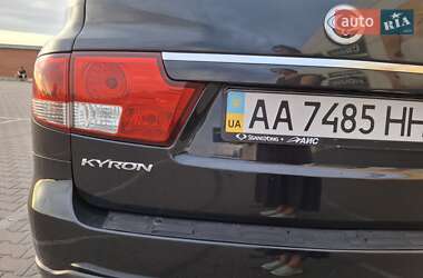 Позашляховик / Кросовер SsangYong Kyron 2010 в 