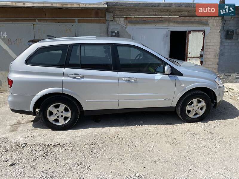Позашляховик / Кросовер SsangYong Kyron 2010 в Запоріжжі