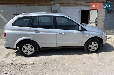 Внедорожник / Кроссовер SsangYong Kyron 2010 в 