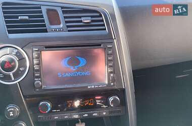 Внедорожник / Кроссовер SsangYong Kyron 2010 в 