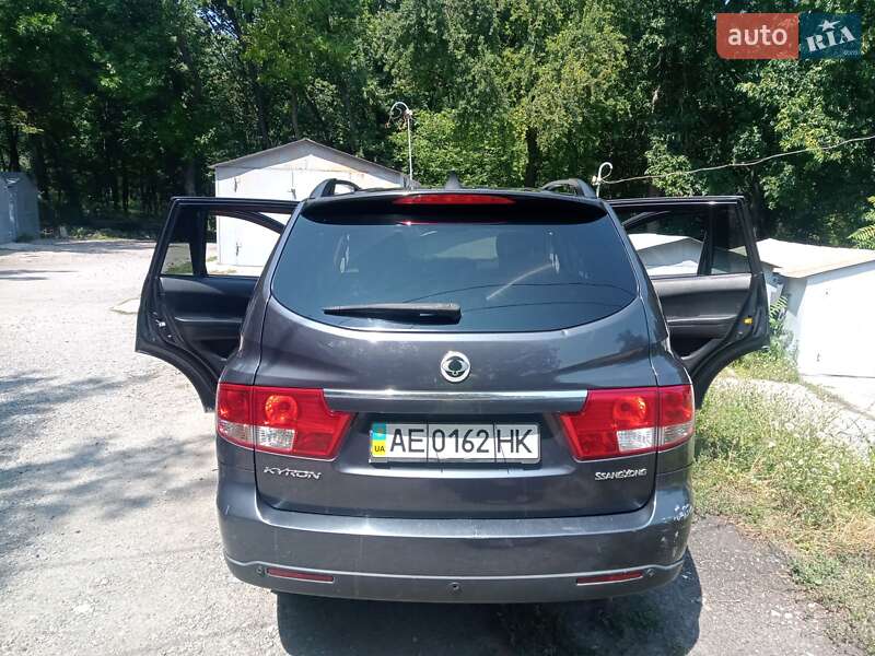 Позашляховик / Кросовер SsangYong Kyron 2010 в 