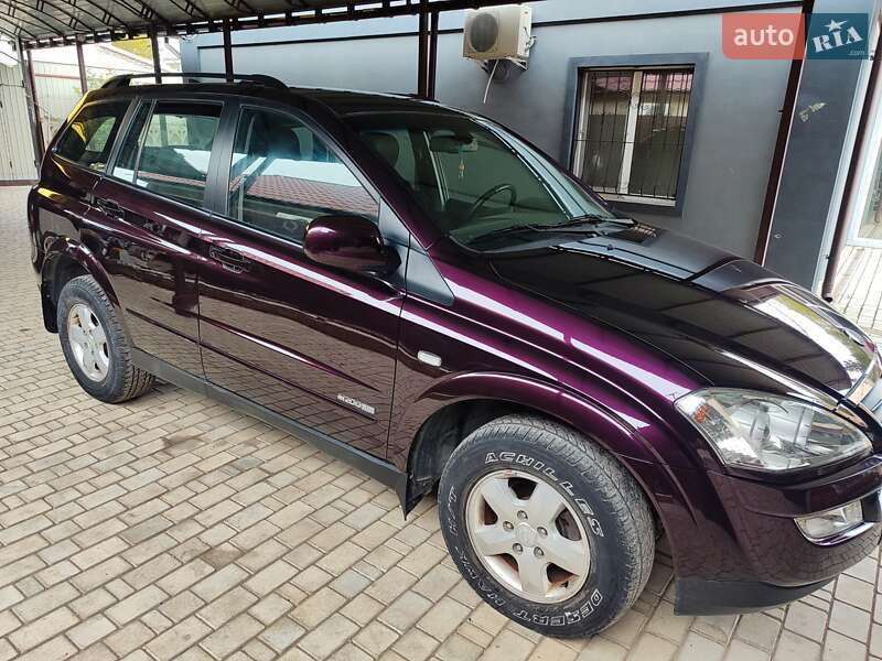 Позашляховик / Кросовер SsangYong Kyron 2010 в 