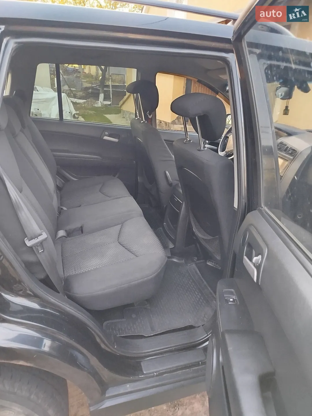 2010 SsangYong Kyron - мініатюра 8