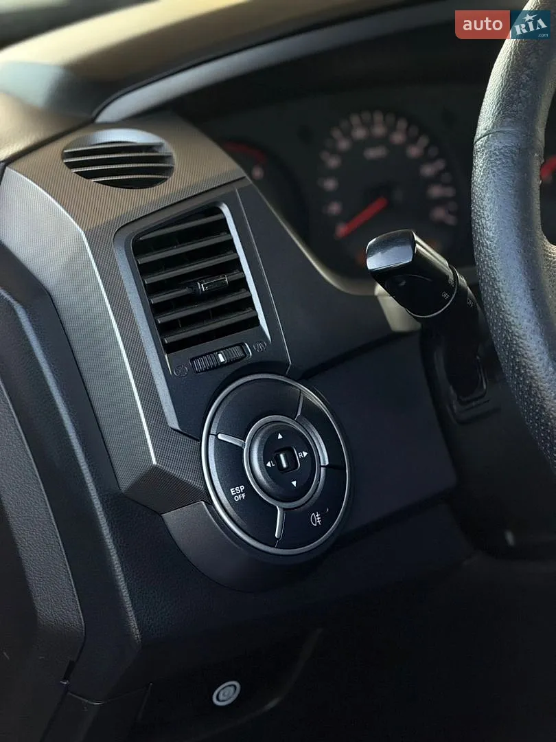2013 SsangYong Kyron - мініатюра 12
