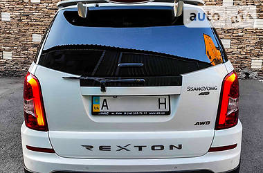 Позашляховик / Кросовер SsangYong Rexton 2014 в 