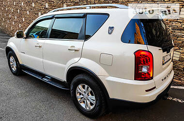 Позашляховик / Кросовер SsangYong Rexton 2014 в 