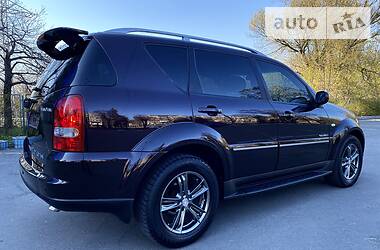 Позашляховик / Кросовер SsangYong Rexton 2010 в 