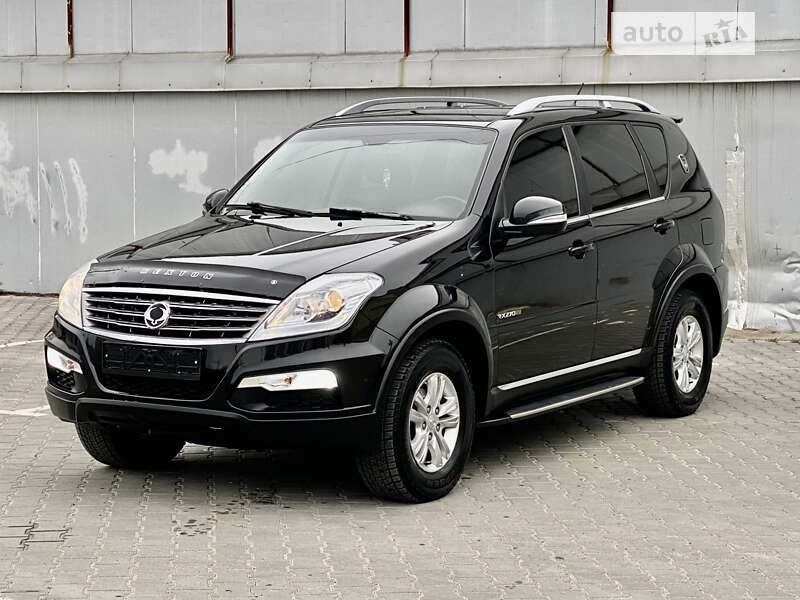 Позашляховик / Кросовер SsangYong Rexton 2014 в 