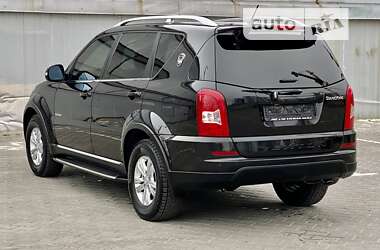 Позашляховик / Кросовер SsangYong Rexton 2014 в 