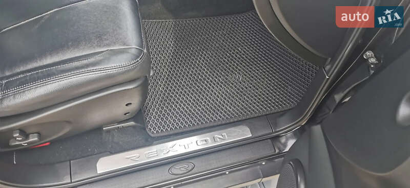 Внедорожник / Кроссовер SsangYong Rexton 2008 в Киеве