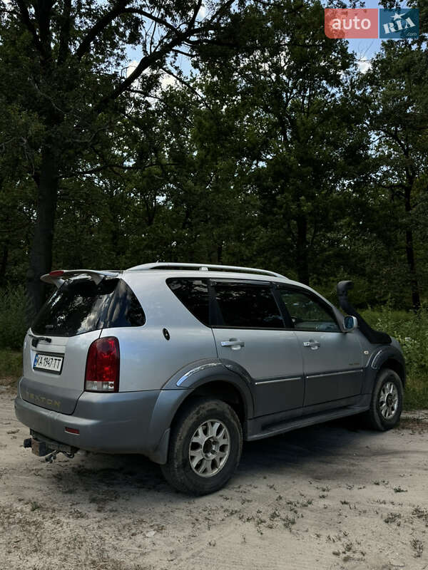 Внедорожник / Кроссовер SsangYong Rexton 2005 в Киеве