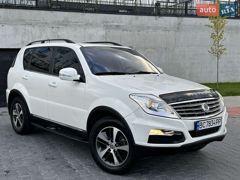 Внедорожник / Кроссовер SsangYong Rexton 2016 в Львове