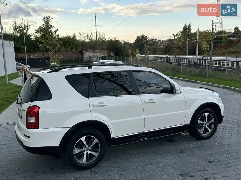 Внедорожник / Кроссовер SsangYong Rexton 2016 в 
