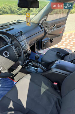 Позашляховик / Кросовер SsangYong Rexton 2013 в 