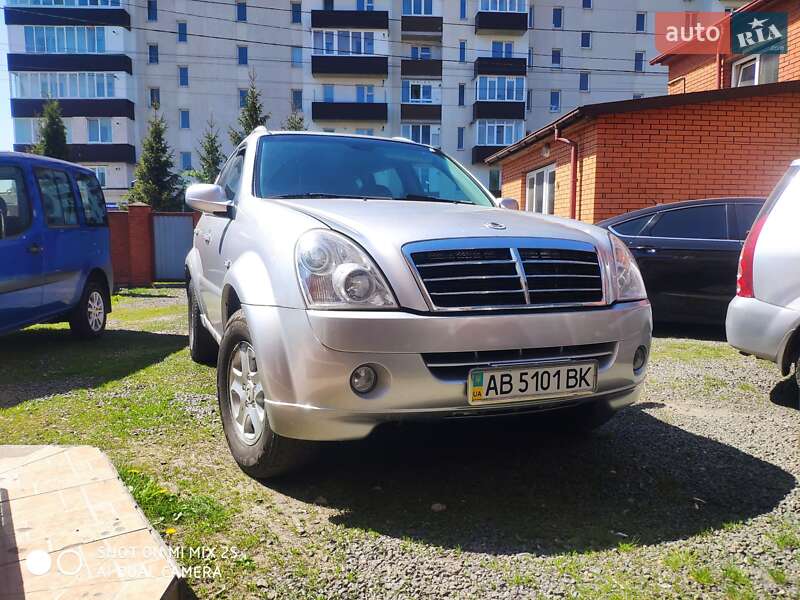 Позашляховик / Кросовер SsangYong Rexton 2011 в 
