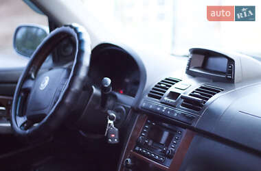 Внедорожник / Кроссовер SsangYong Rexton 2004 в 