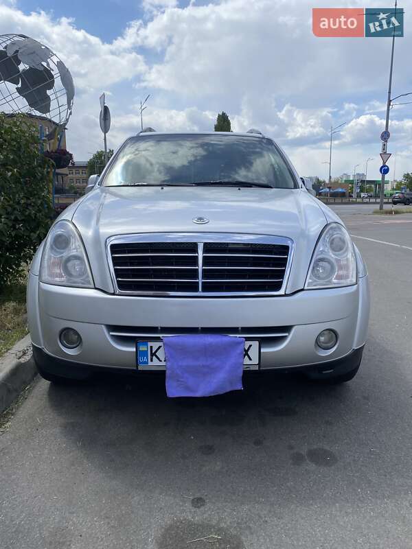 Позашляховик / Кросовер SsangYong Rexton 2011 в 