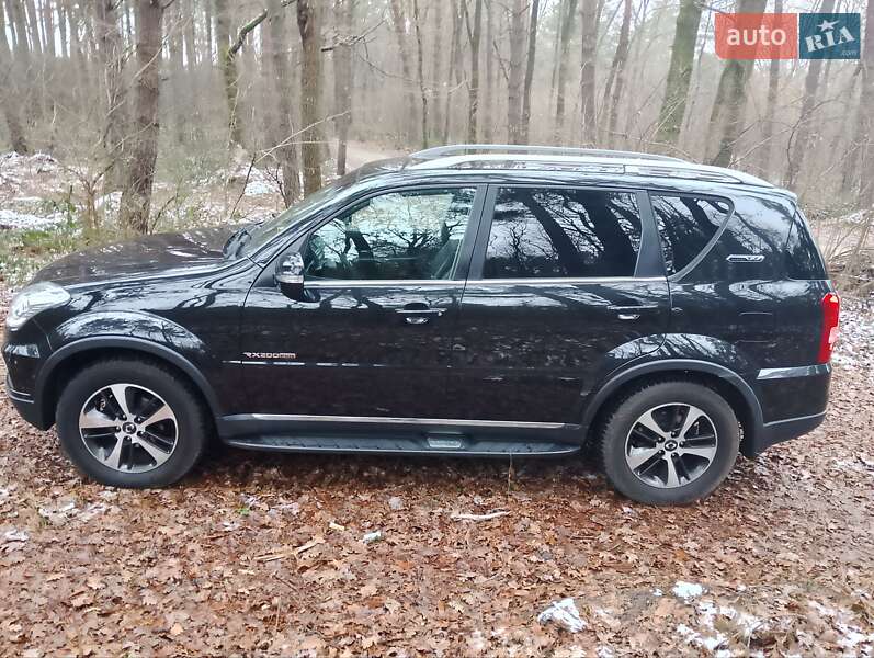 Позашляховик / Кросовер SsangYong Rexton 2015 в Новояворівську