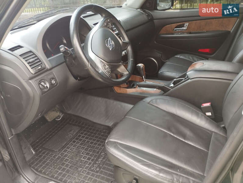 Позашляховик / Кросовер SsangYong Rexton 2016 в Бобрику