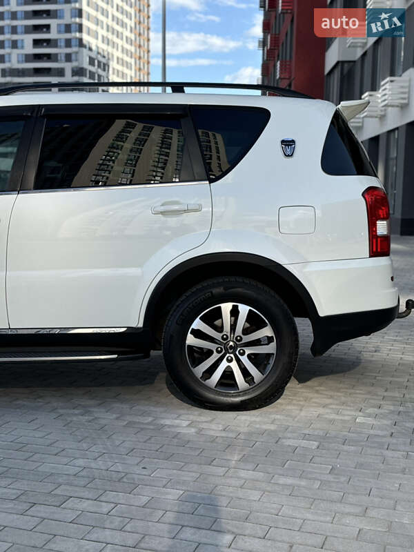 Внедорожник / Кроссовер SsangYong Rexton 2013 в Киеве