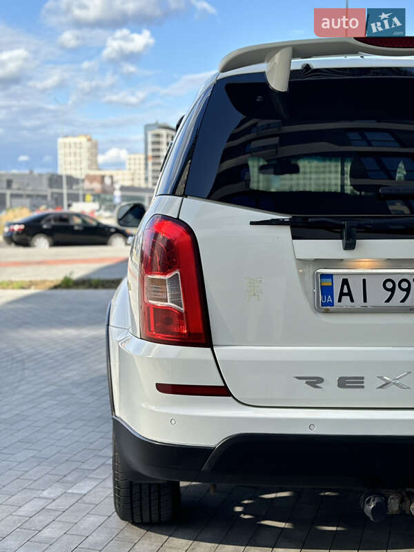 Внедорожник / Кроссовер SsangYong Rexton 2013 в Киеве
