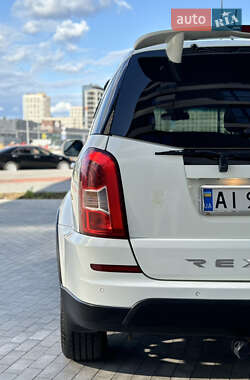Внедорожник / Кроссовер SsangYong Rexton 2013 в 