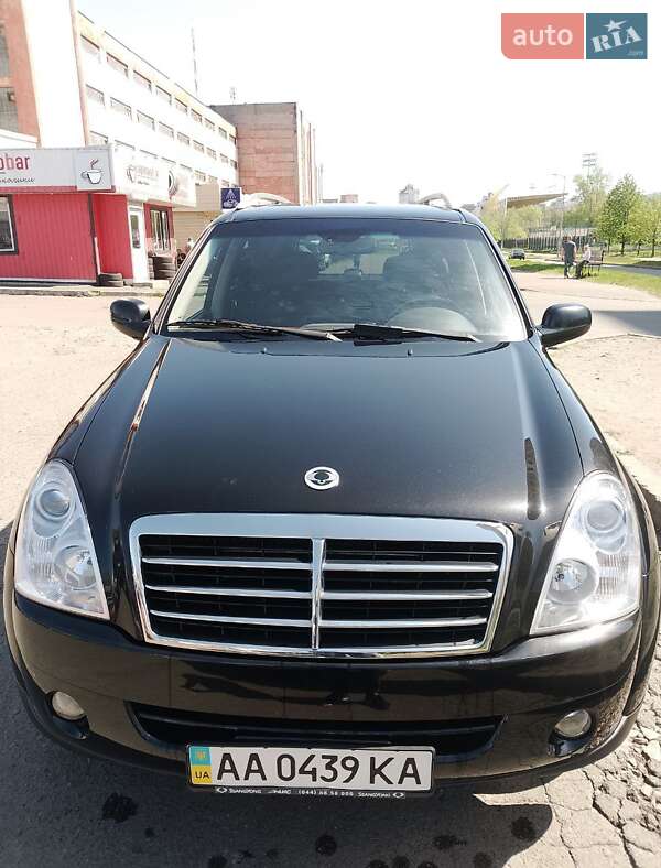 Внедорожник / Кроссовер SsangYong Rexton 2010 в 