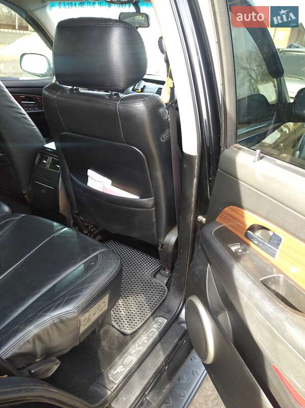 Внедорожник / Кроссовер SsangYong Rexton 2008 в Подольске