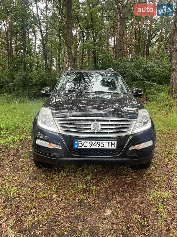 Позашляховик / Кросовер SsangYong Rexton 2015 в Новояворівську
