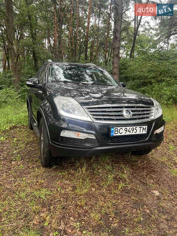 Позашляховик / Кросовер SsangYong Rexton 2015 в Новояворівську