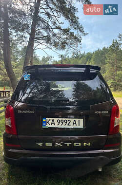 Позашляховик / Кросовер SsangYong Rexton 2013 в 