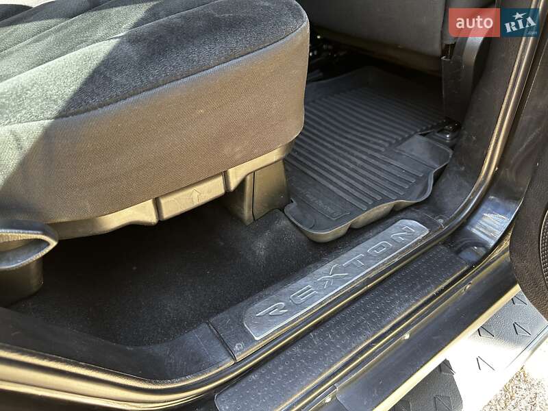 Внедорожник / Кроссовер SsangYong Rexton 2010 в Киеве