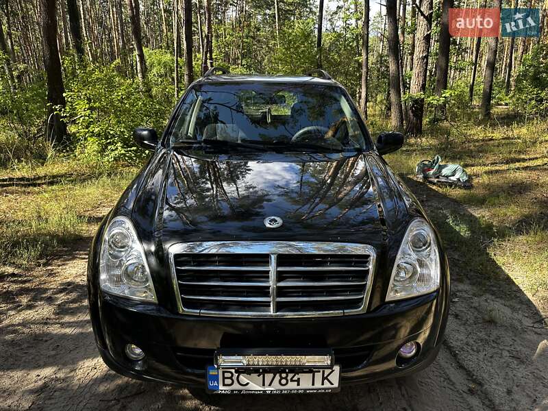 Внедорожник / Кроссовер SsangYong Rexton 2010 в Киеве