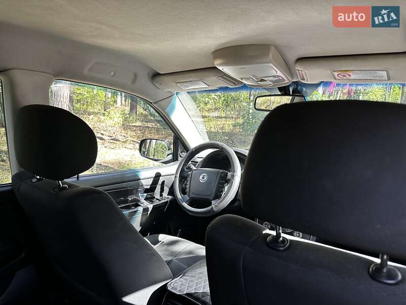 Внедорожник / Кроссовер SsangYong Rexton 2010 в Киеве