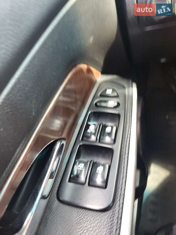 Внедорожник / Кроссовер SsangYong Rexton 2004 в Киеве фото 11 Внедорожник / Кроссовер SsangYong Rexton 2004 в Киеве